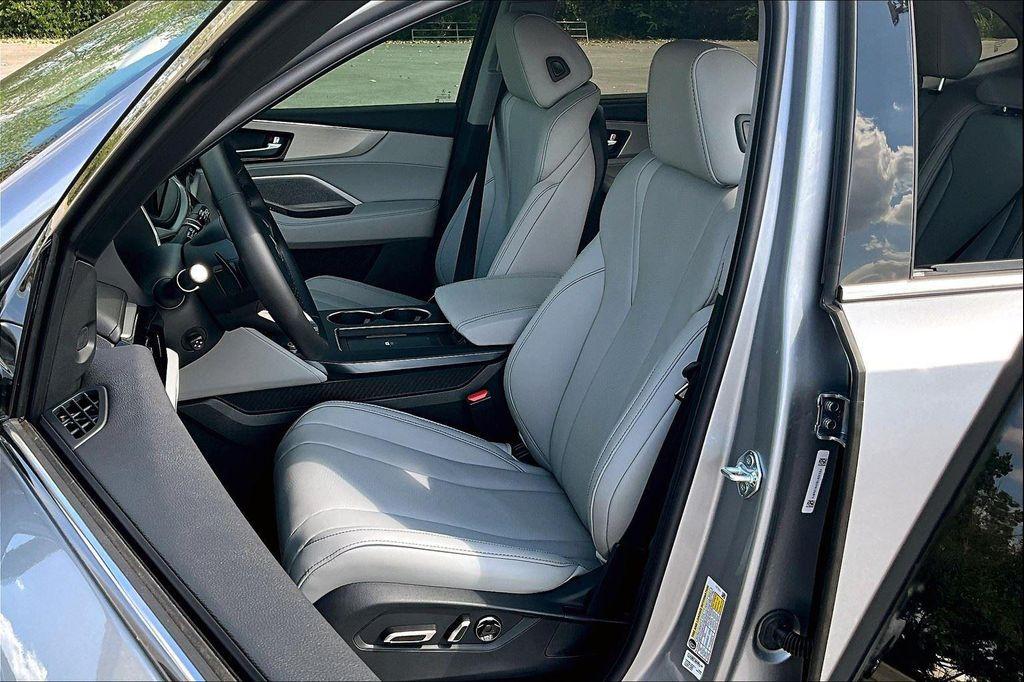 new 2025 Acura MDX car, priced at $61,049