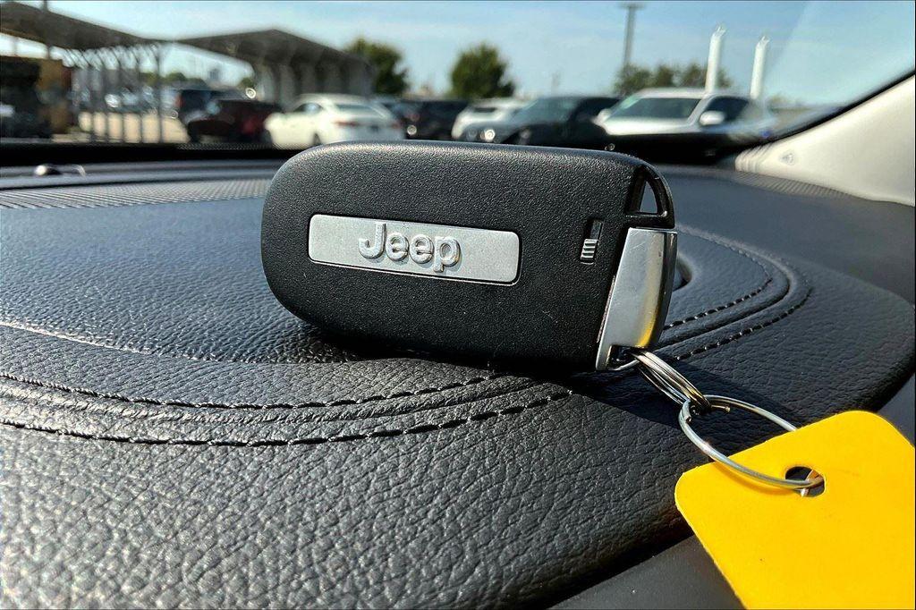 used 2023 Jeep Cherokee car, priced at $28,400