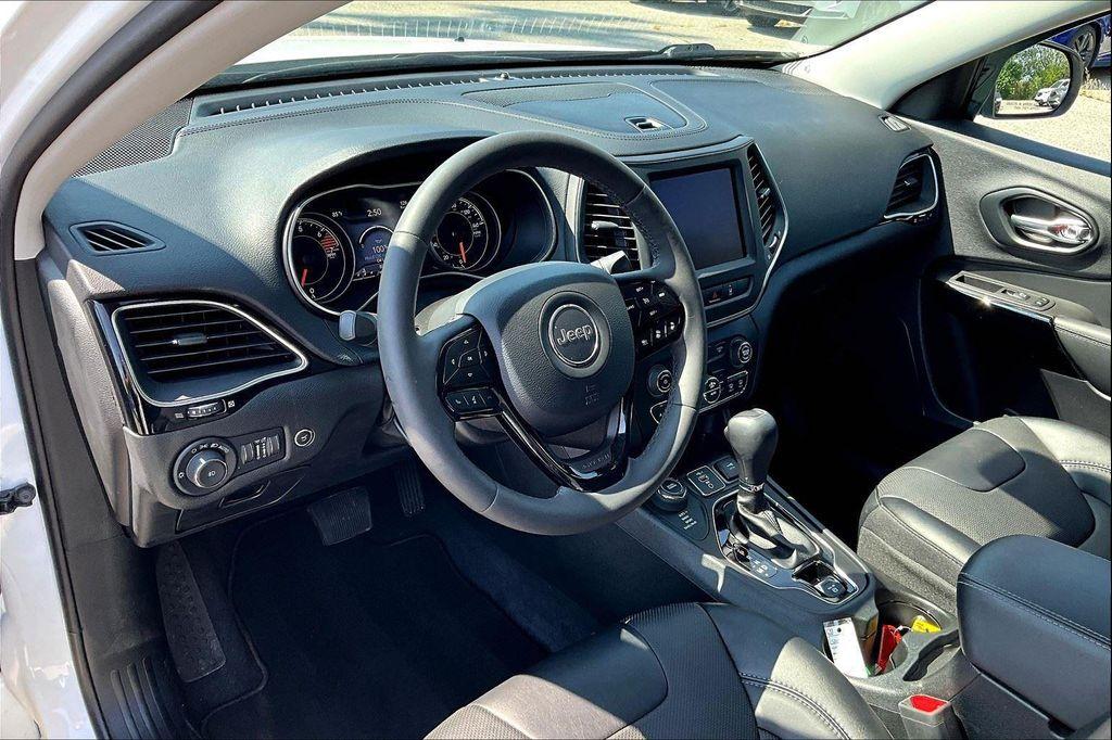 used 2023 Jeep Cherokee car, priced at $28,400