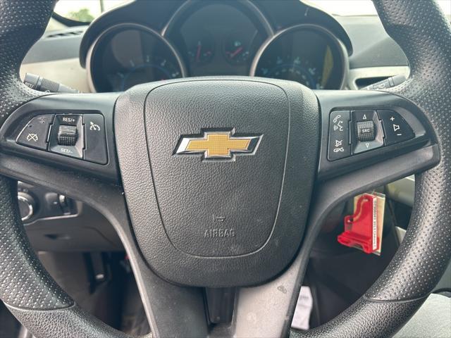 used 2013 Chevrolet Cruze car, priced at $6,000