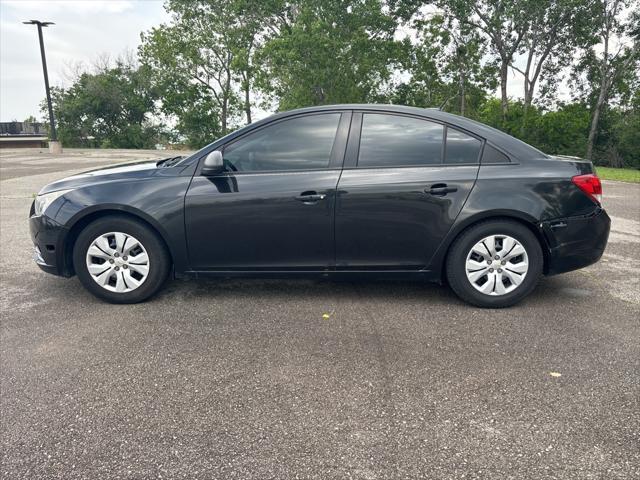 used 2013 Chevrolet Cruze car, priced at $6,000