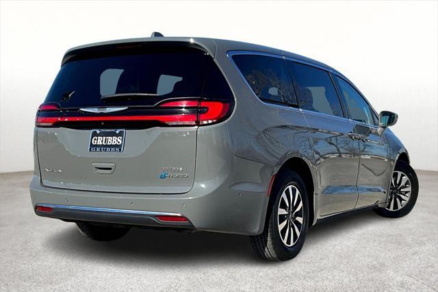 used 2022 Chrysler Pacifica Hybrid car, priced at $24,500