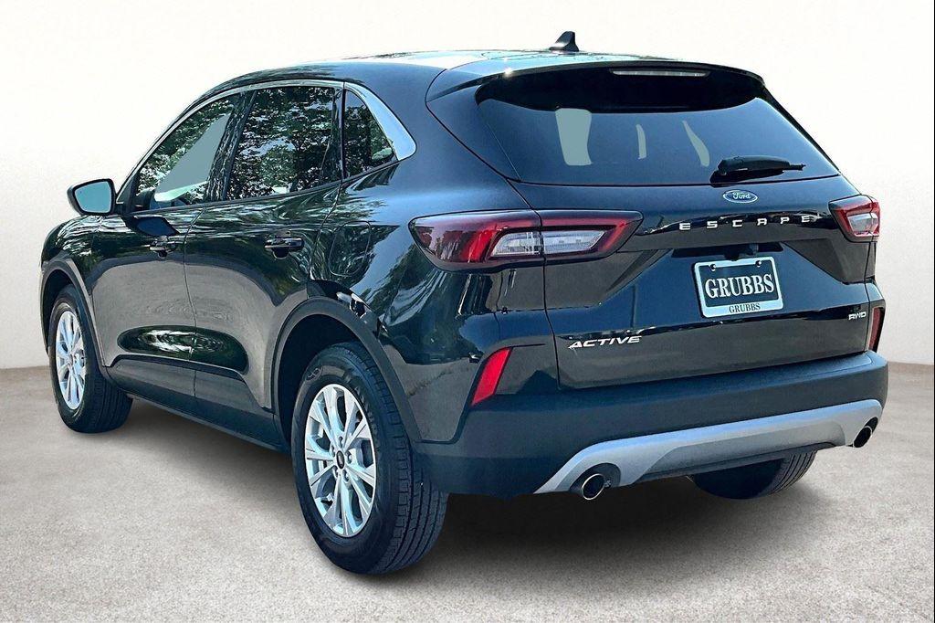 used 2023 Ford Escape car, priced at $24,500