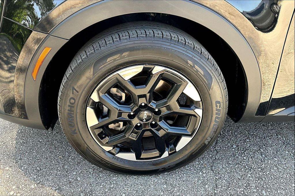 used 2024 Kia Sorento car, priced at $30,222