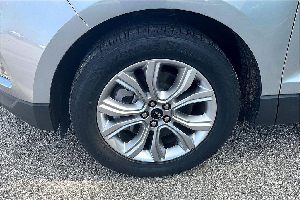 used 2024 Ford Edge car, priced at $31,000