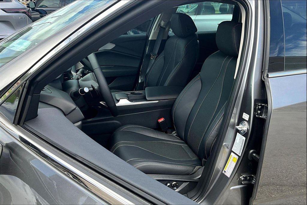 used 2025 Acura TLX car, priced at $39,500
