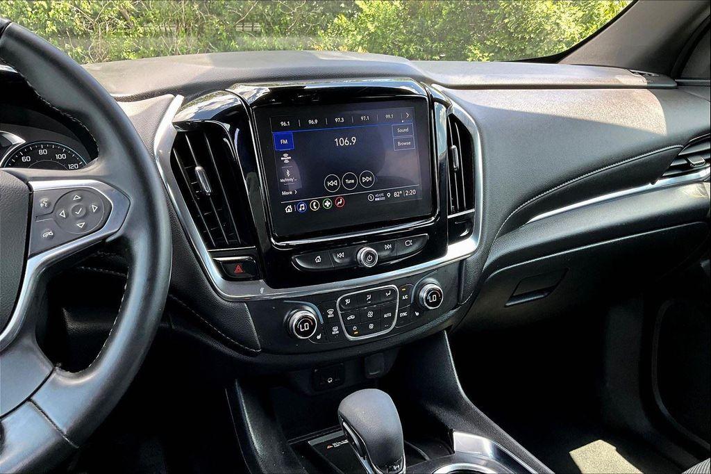used 2023 Chevrolet Traverse car, priced at $28,444