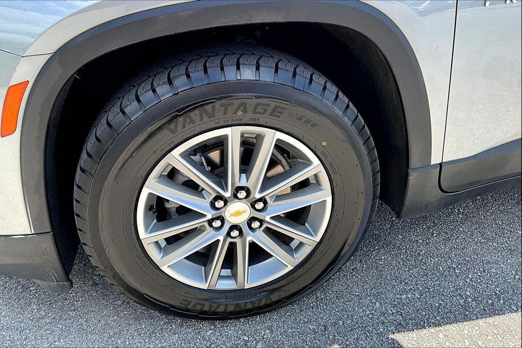 used 2023 Chevrolet Traverse car, priced at $28,444