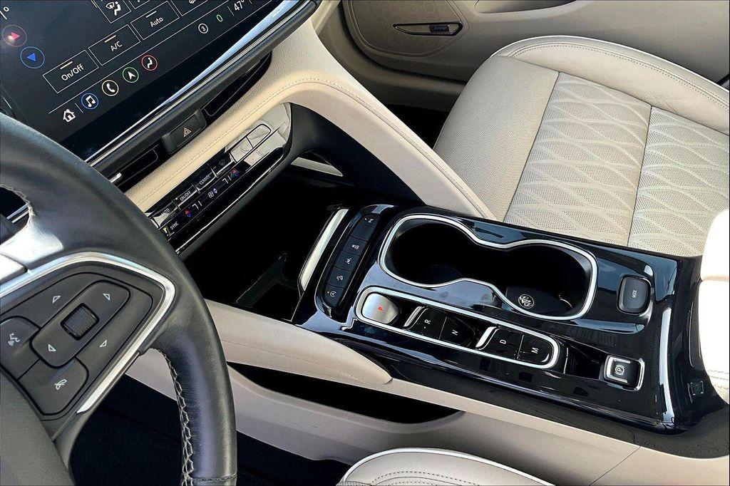 used 2021 Buick Envision car, priced at $25,000