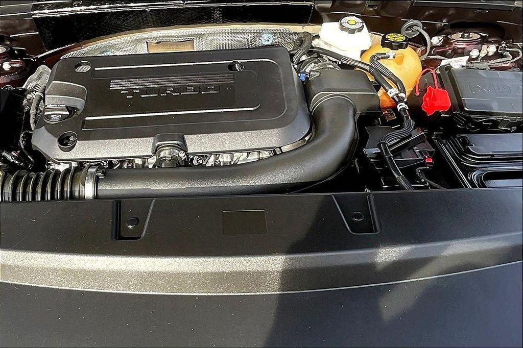 used 2021 Buick Envision car, priced at $25,000