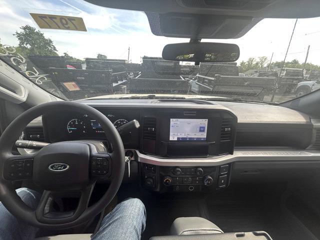 new 2025 Ford F-450 car, priced at $78,350