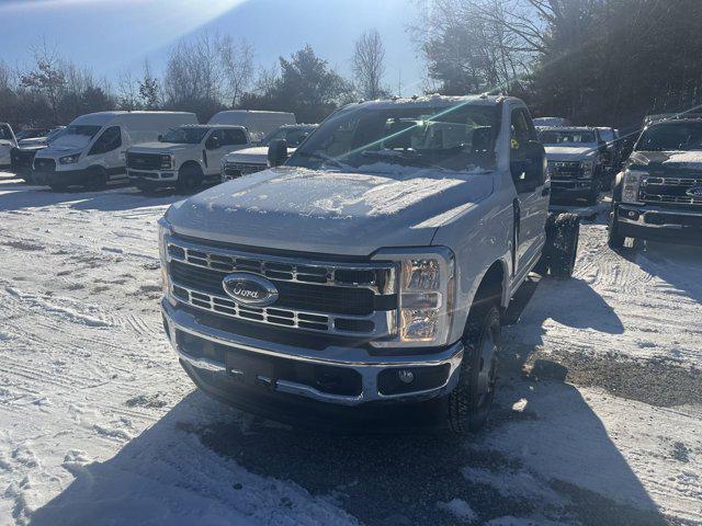 new 2025 Ford F-350 car, priced at $58,705