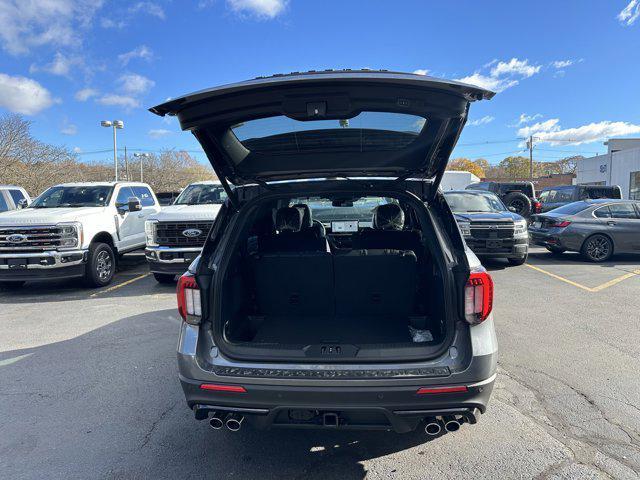 new 2025 Ford Explorer car, priced at $61,095