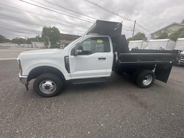 new 2024 Ford F-350 car, priced at $68,299