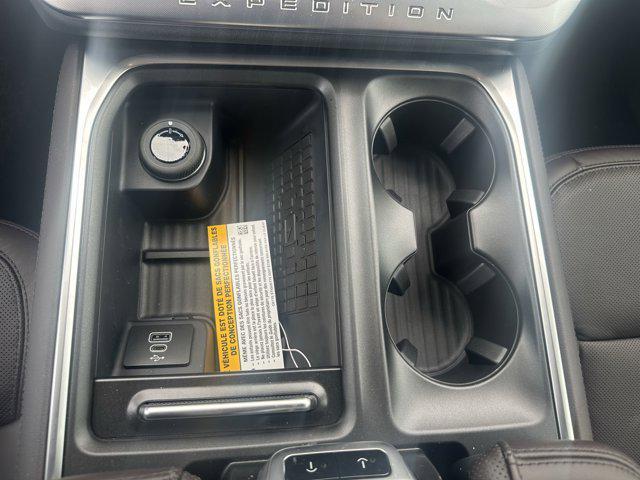 new 2025 Ford Expedition car