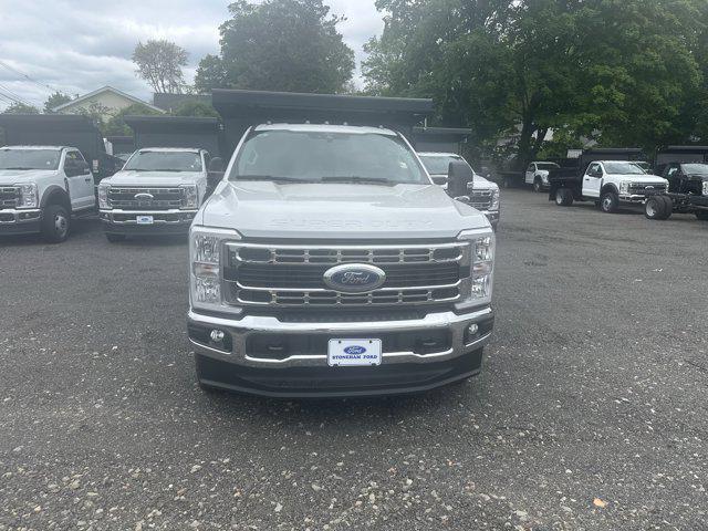 new 2025 Ford F-350 car, priced at $75,440