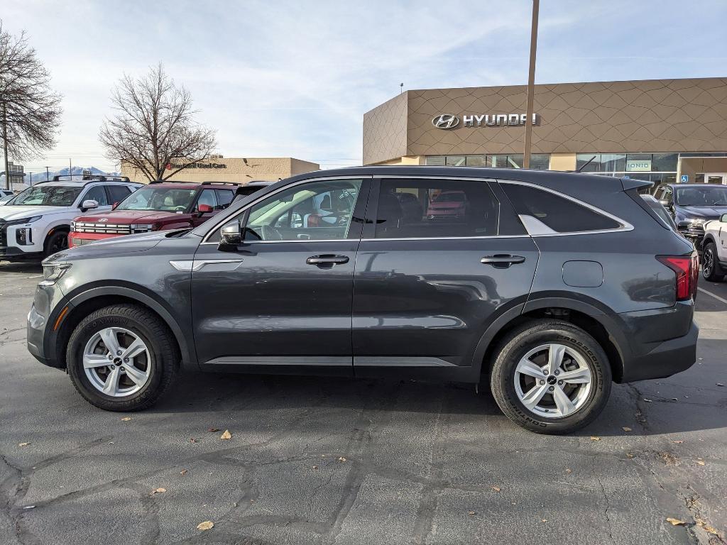 used 2022 Kia Sorento car, priced at $21,456