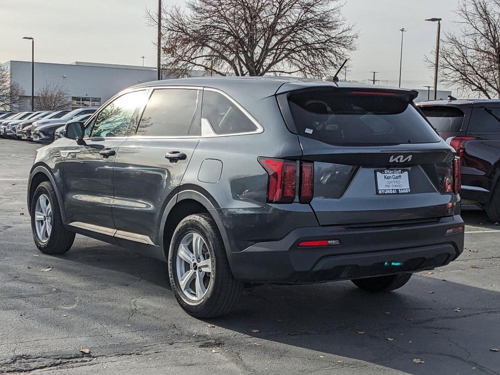 used 2022 Kia Sorento car, priced at $21,456