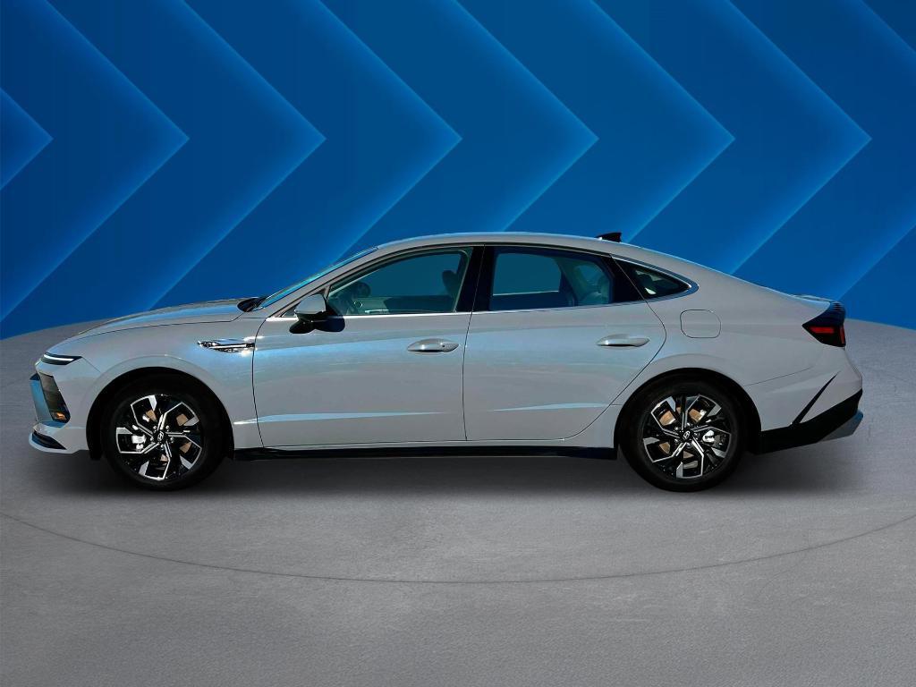 new 2025 Hyundai Sonata car, priced at $28,990