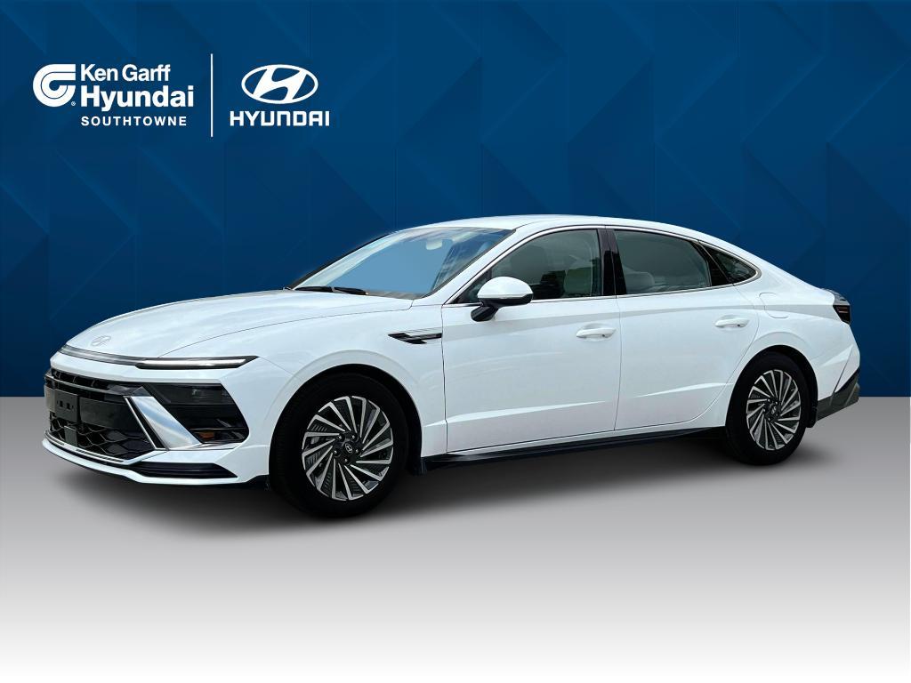 new 2025 Hyundai Sonata Hybrid car, priced at $32,180