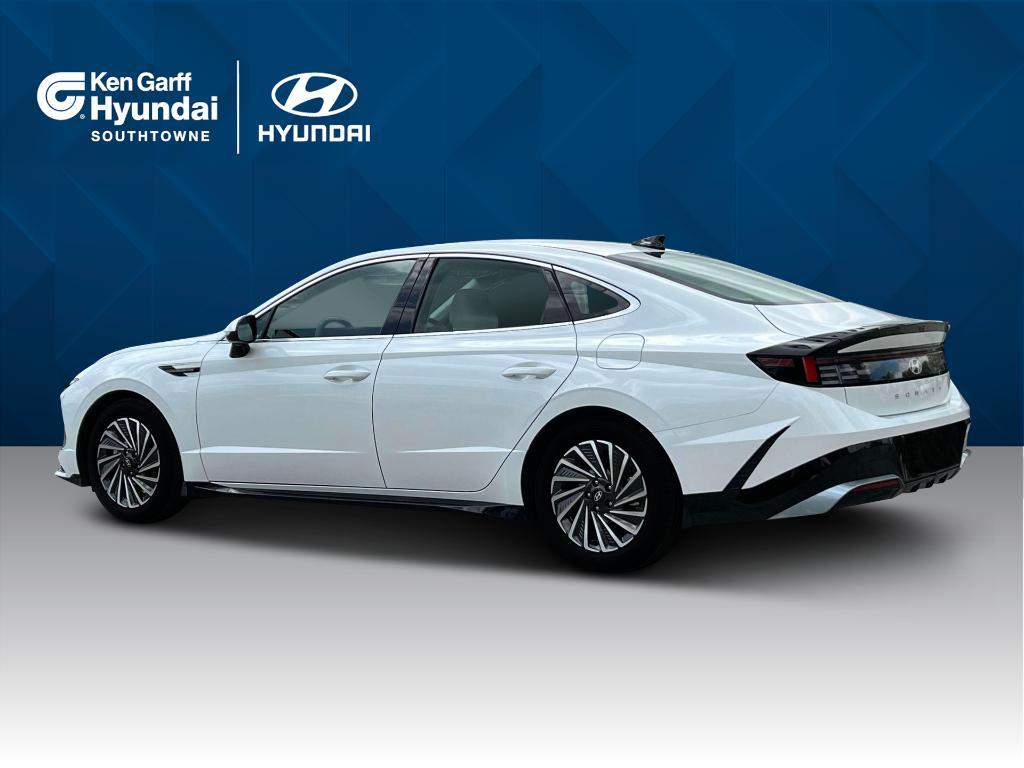 new 2025 Hyundai Sonata Hybrid car, priced at $32,180