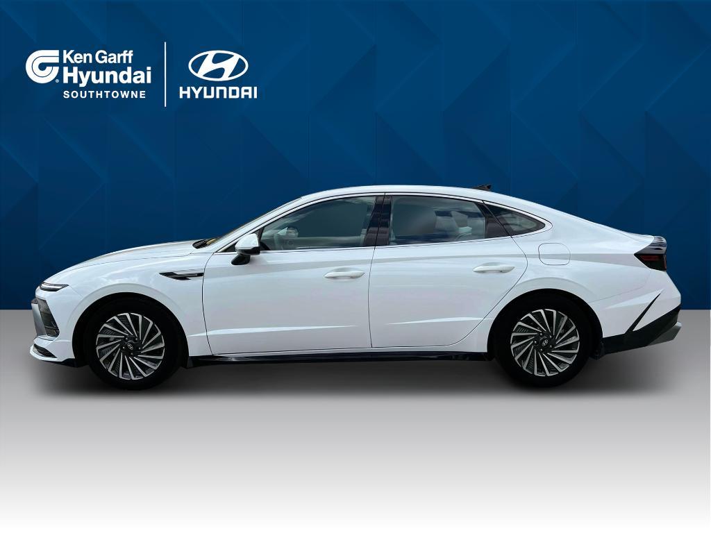 new 2025 Hyundai Sonata Hybrid car, priced at $32,180