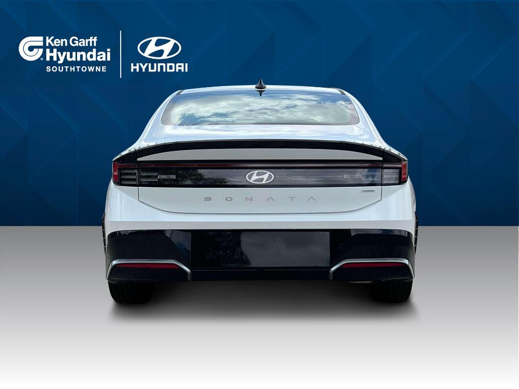 new 2025 Hyundai Sonata Hybrid car, priced at $32,180