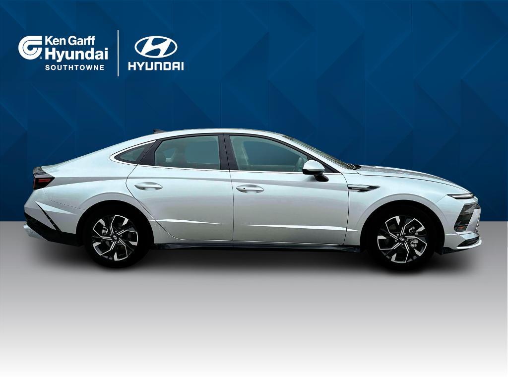 new 2024 Hyundai Sonata car, priced at $27,048