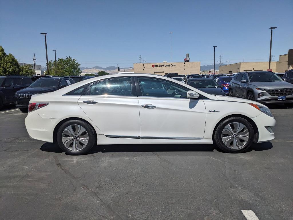 used 2014 Hyundai Sonata Hybrid car, priced at $8,950