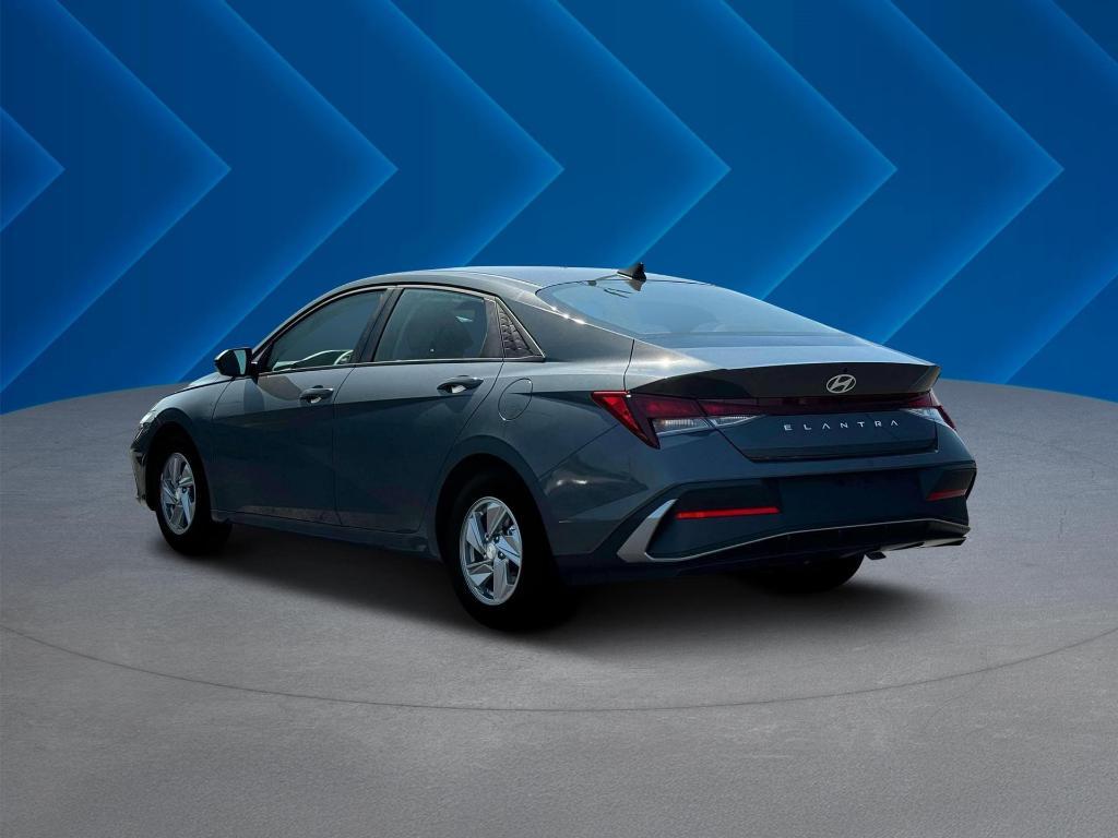 new 2025 Hyundai Elantra car, priced at $22,283