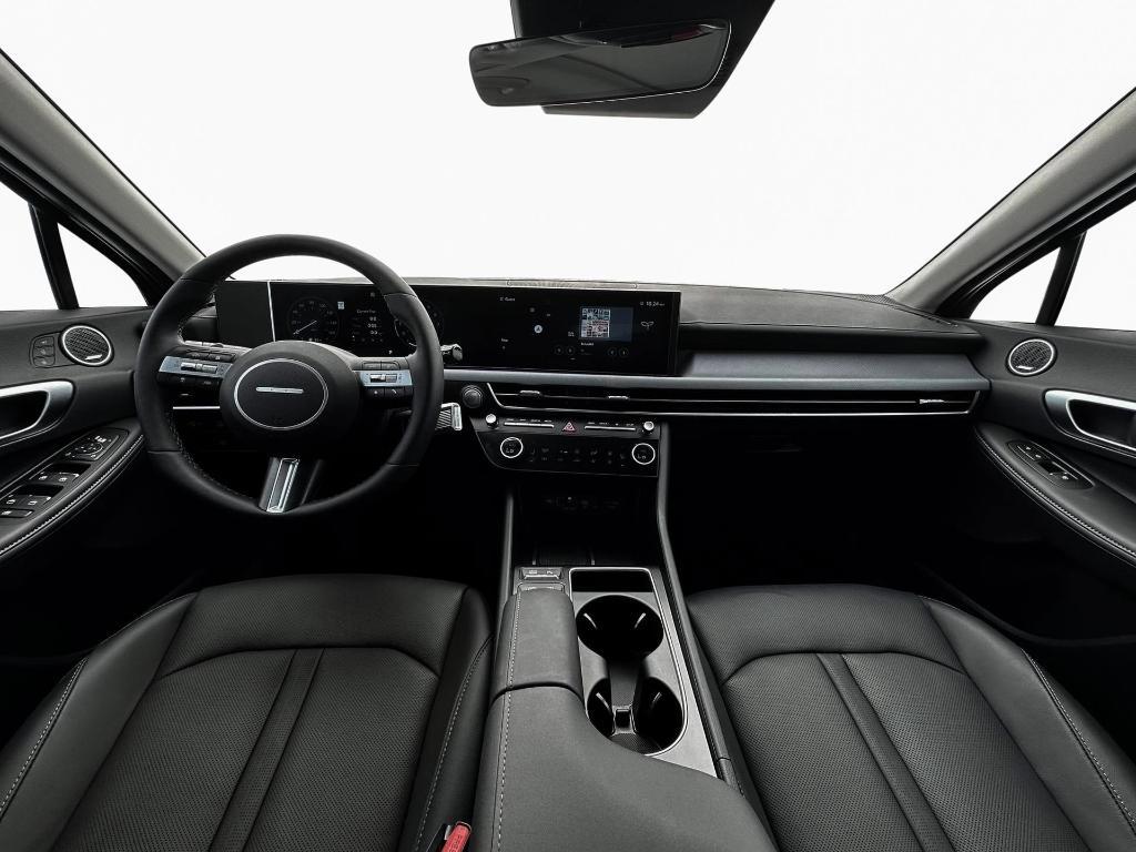 new 2025 Hyundai Sonata Hybrid car, priced at $37,057