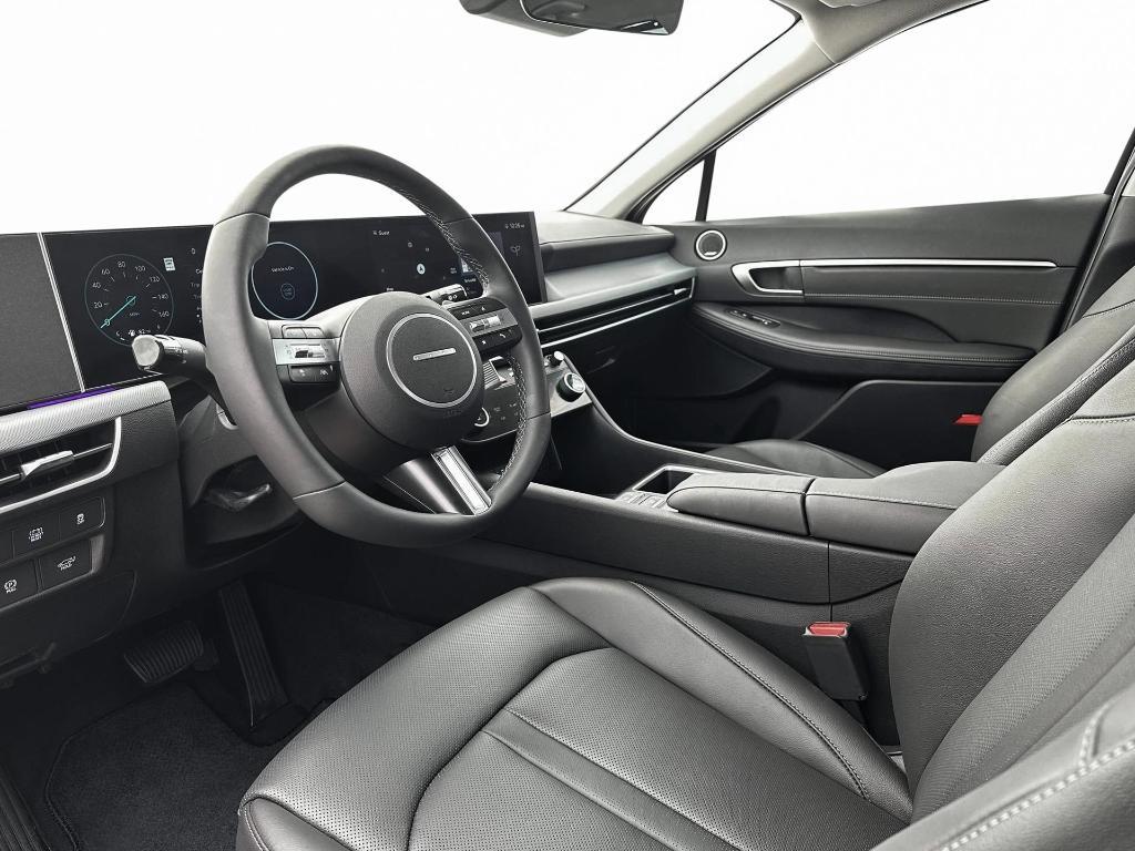 new 2025 Hyundai Sonata Hybrid car, priced at $37,057