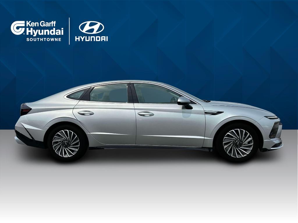 new 2025 Hyundai Sonata Hybrid car, priced at $37,355