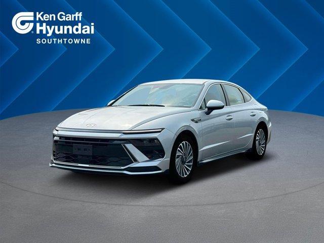 new 2025 Hyundai Sonata Hybrid car, priced at $37,557