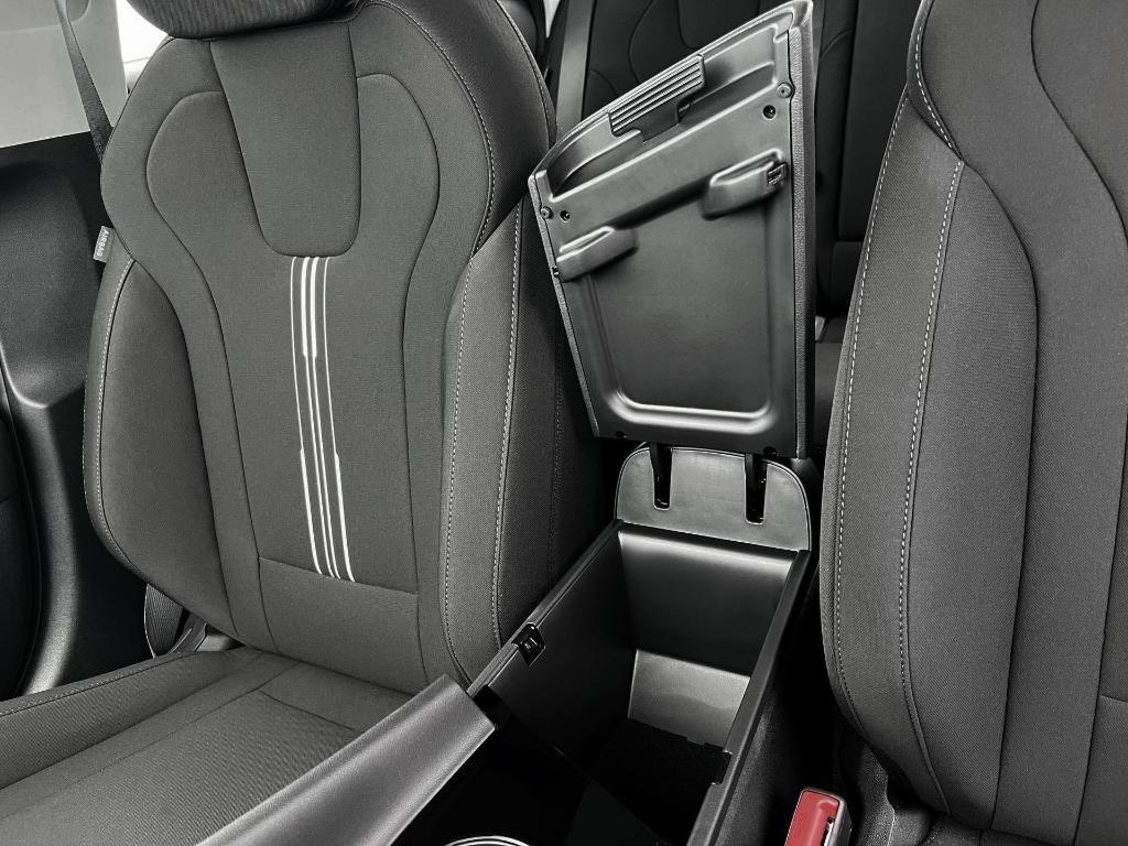 new 2025 Hyundai Elantra car, priced at $25,083