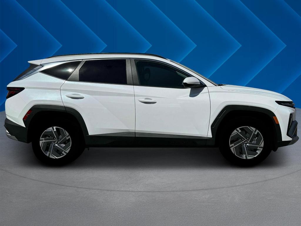 new 2025 Hyundai TUCSON Hybrid car, priced at $34,610