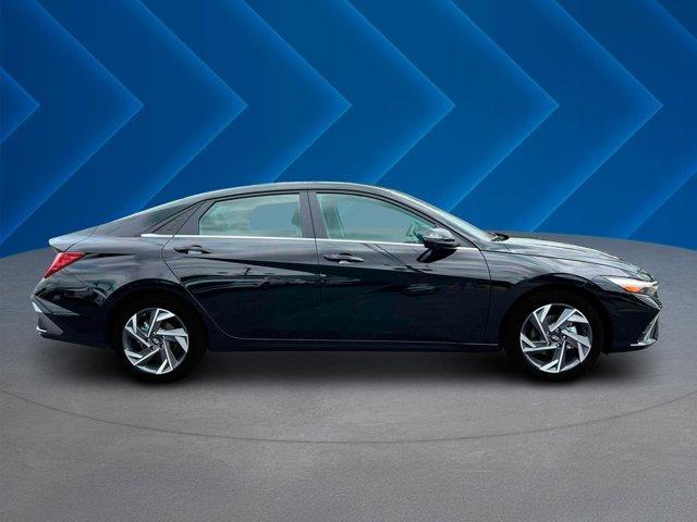 new 2025 Hyundai Elantra car, priced at $26,542