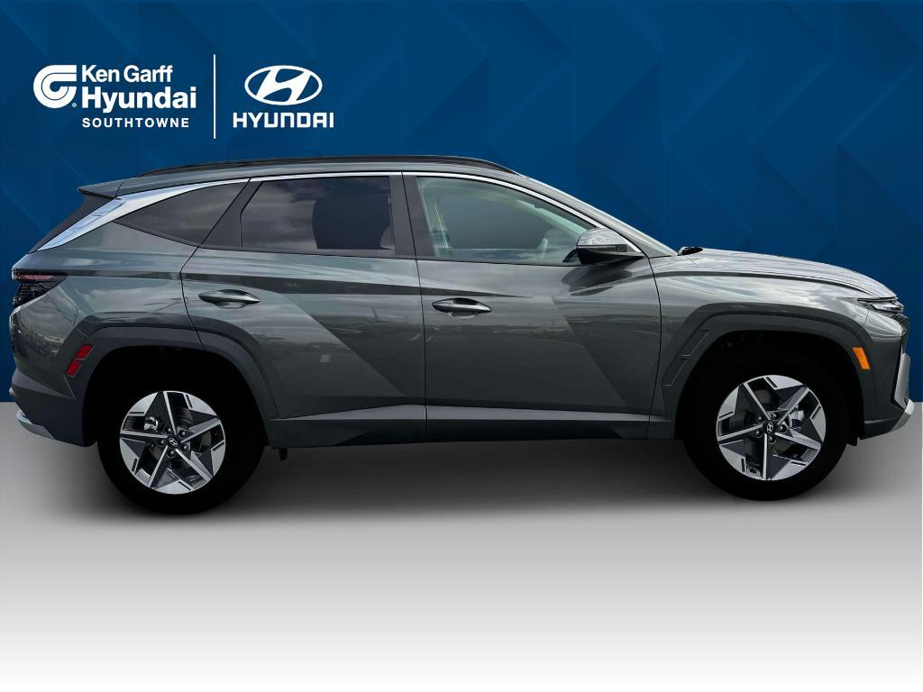 new 2025 Hyundai Tucson Hybrid car, priced at $37,315