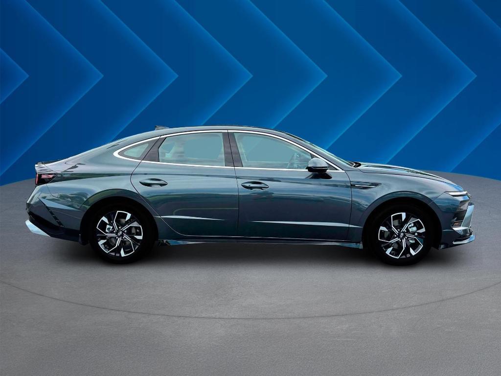 new 2025 Hyundai Sonata car, priced at $29,111