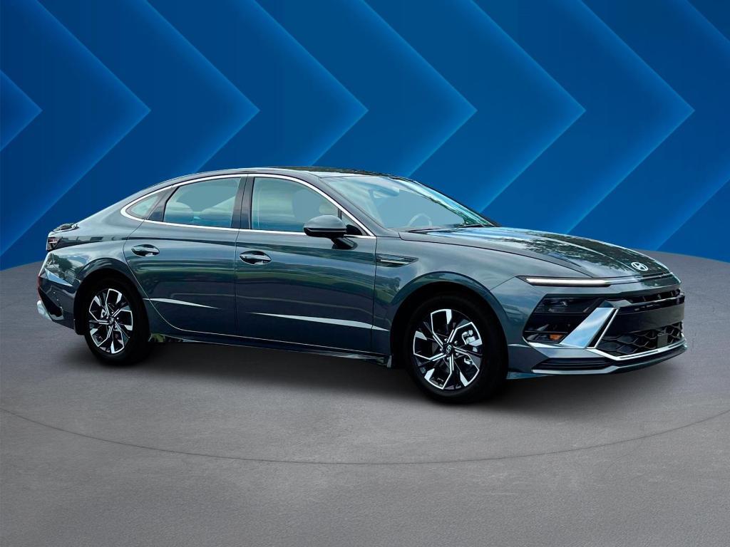 new 2025 Hyundai Sonata car, priced at $29,111