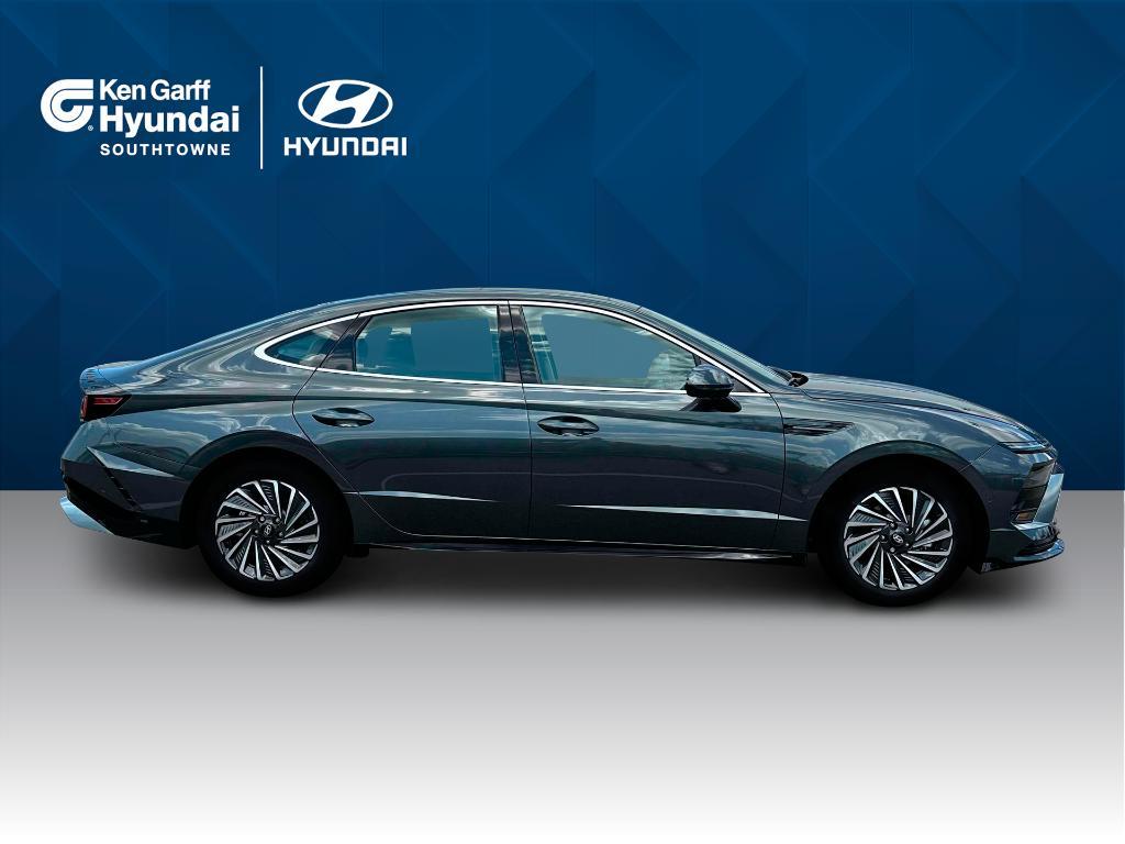 new 2025 Hyundai Sonata Hybrid car, priced at $37,400