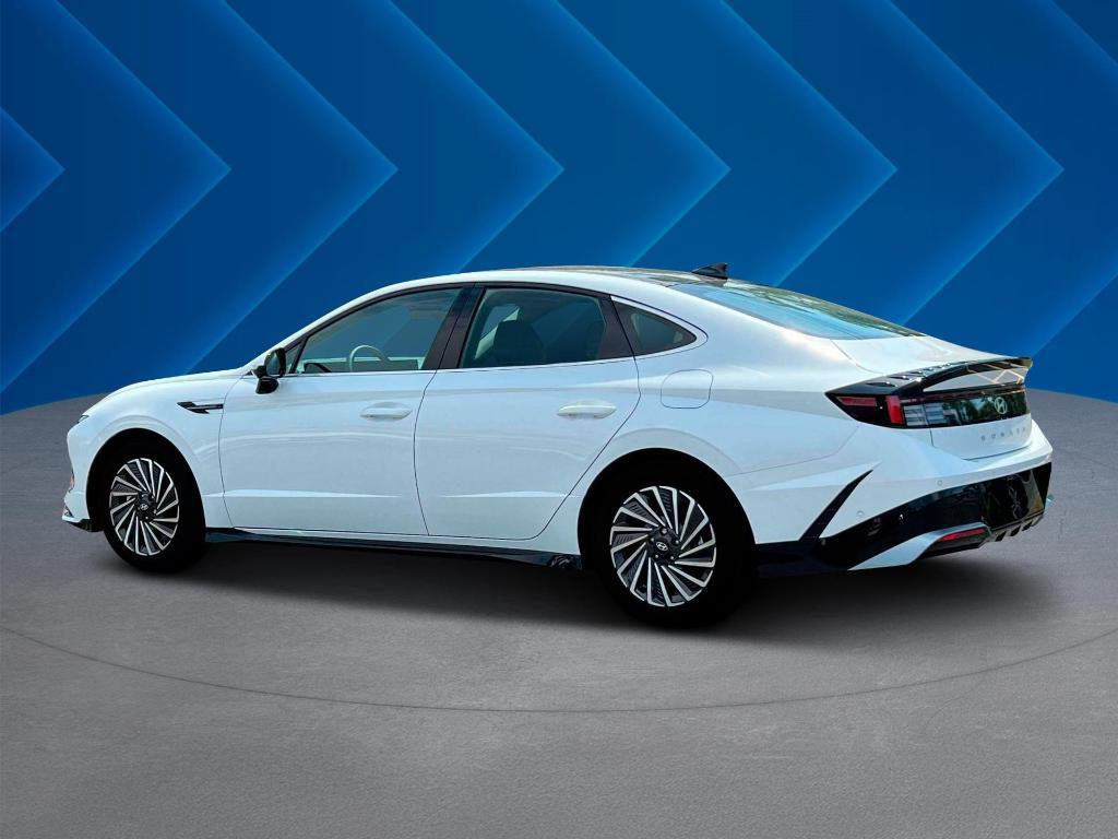 new 2025 Hyundai Sonata Hybrid car, priced at $37,657