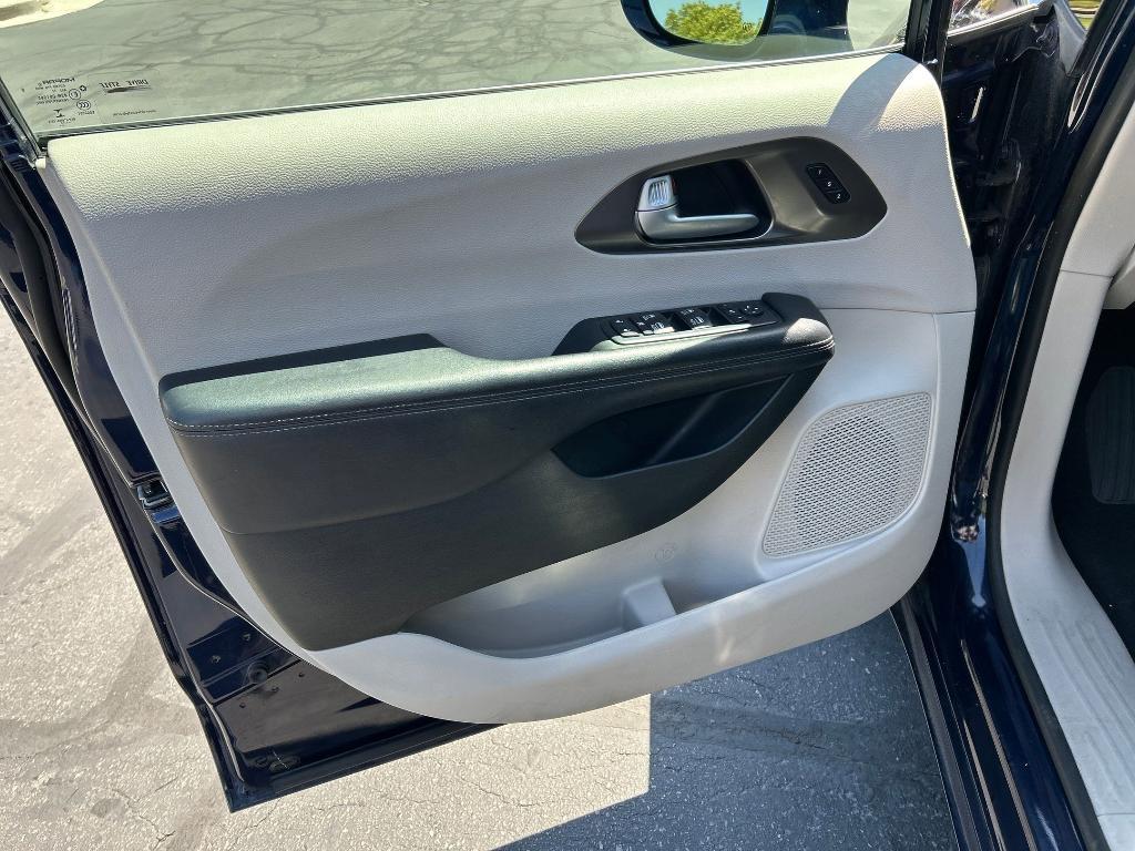 used 2017 Chrysler Pacifica car, priced at $15,950