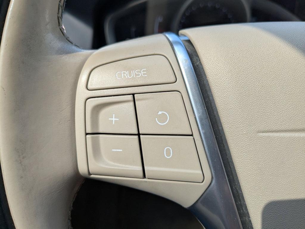 used 2015 Volvo XC60 car, priced at $11,250