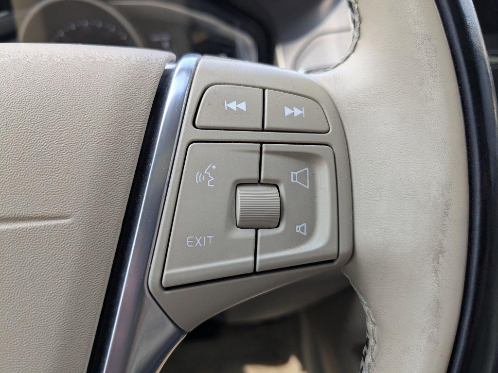 used 2015 Volvo XC60 car, priced at $11,250