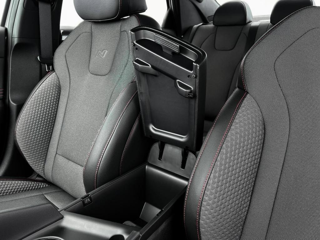 new 2025 Hyundai Elantra car, priced at $28,652