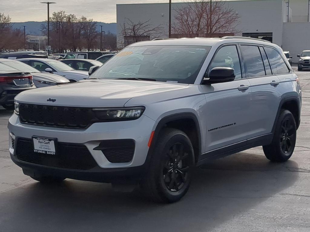 used 2024 Jeep Grand Cherokee car, priced at $28,950