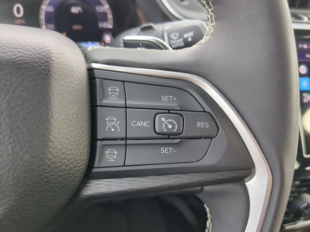 used 2024 Jeep Grand Cherokee car, priced at $28,950