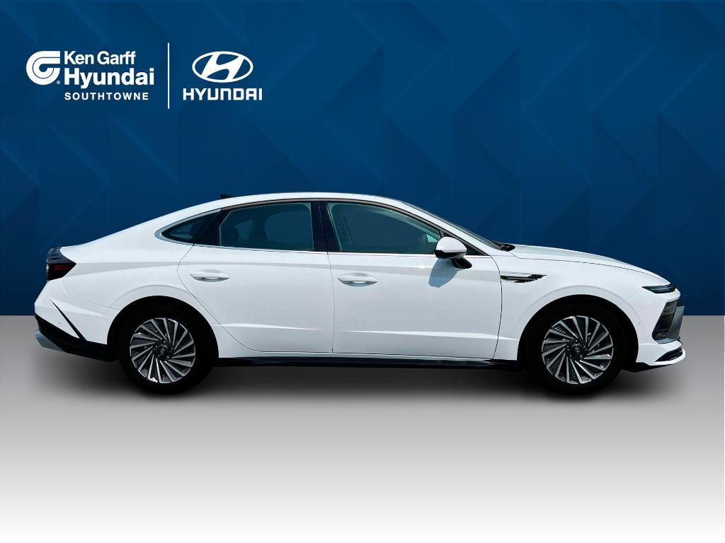 new 2025 Hyundai Sonata Hybrid car, priced at $38,423