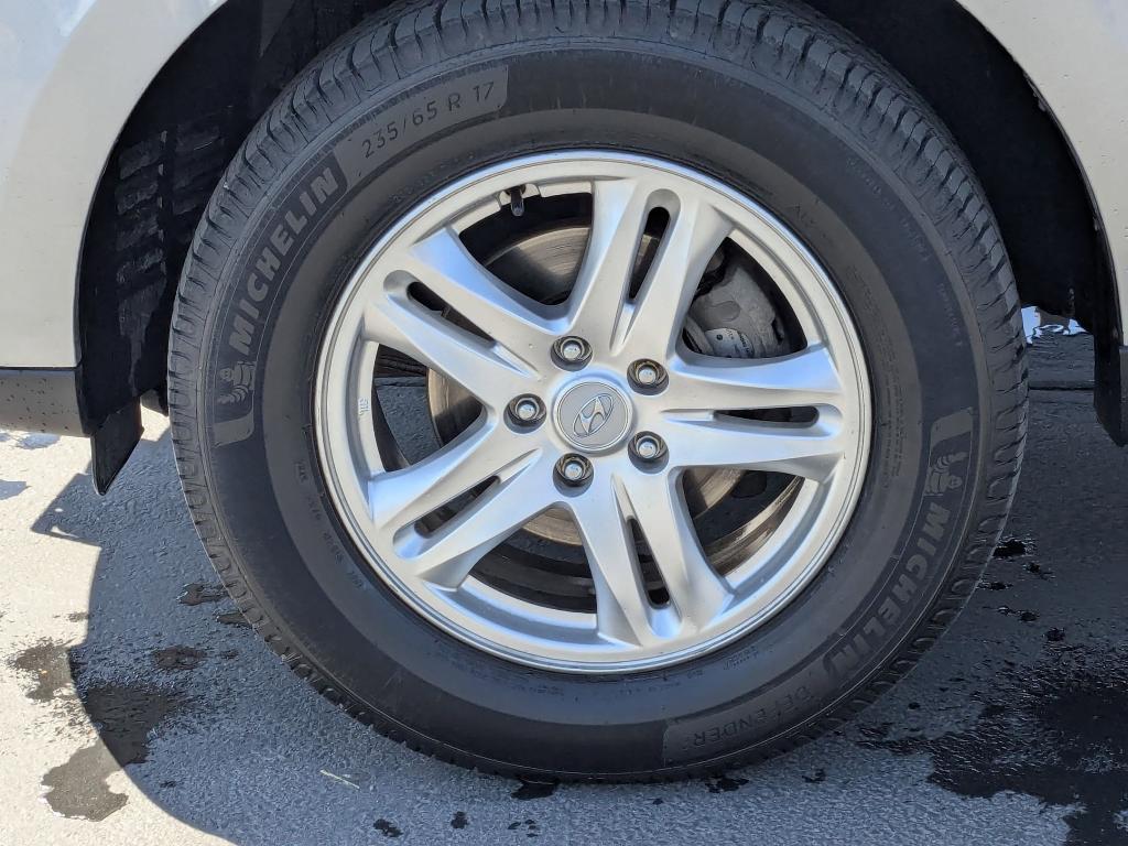 used 2012 Hyundai Santa Fe car, priced at $6,650